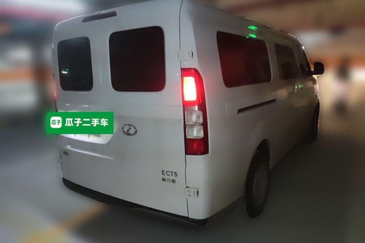 Used Ruichi EC75 2025 Model Passenger Vehicle Smart Driving Ultra-Charging Edition, Pioneer Type I, 52.16 kWh