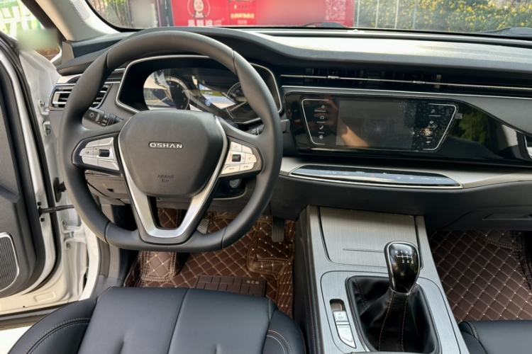 Used CHANGAN OSHAN X7 2020 1.5T Manual Luxury Version
