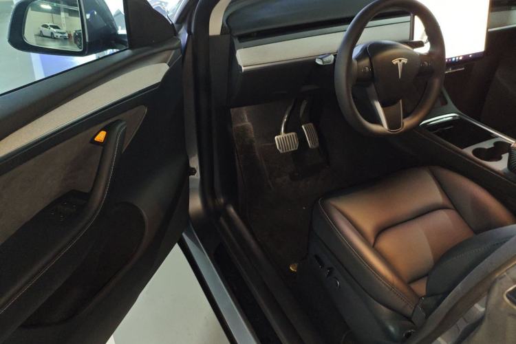 Used Tesla Model Y 2024 Rear-Wheel-Drive Version