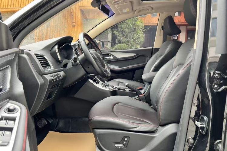 Used Baojun 560 2016 1.8L iAMT Luxury Model
