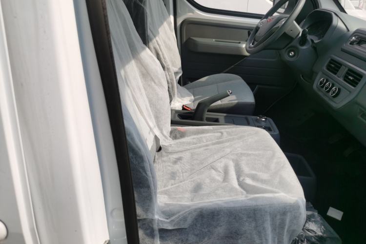 Used Wuling Yangguang 2025 Model 400km Bus Edition—Comfort Edition