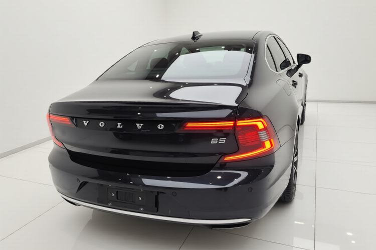 Used Volvo S90 2023 B5 Luxury Smart Edition
