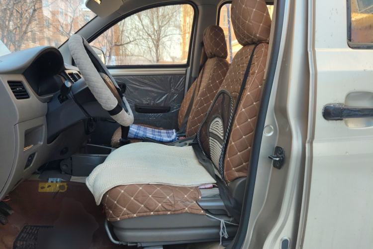 Used Wuling Rongguang V 2015 1.2L Practical Model Left Front Seat