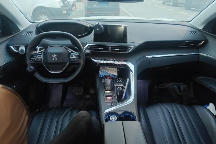 Used Peugeot 4008 2017 350THP Luxury Edition Center Console