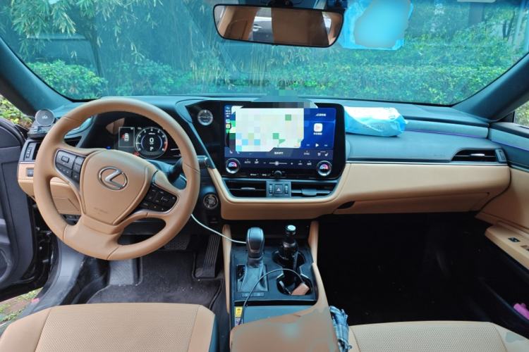 Used Lexus ES 2024 200 Premium Edition Center Console