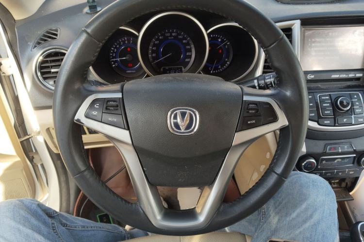 Used CHANGAN Eado 2015 1.6L Manual Luxury Model China V Standard Steering Wheel