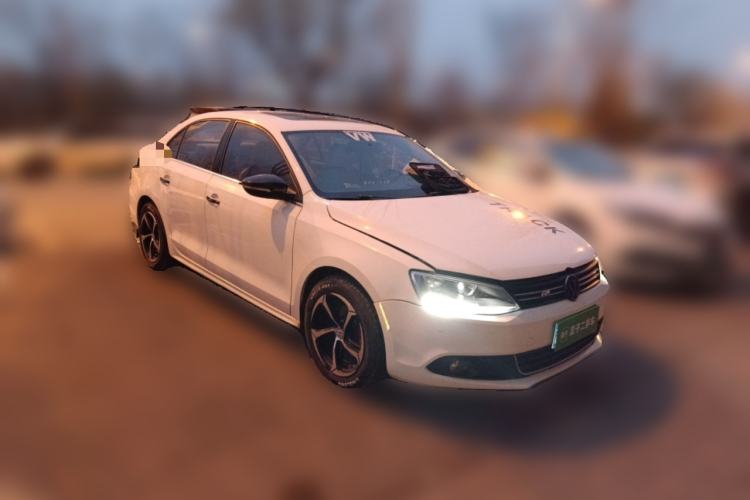 Used Volkswagen Sagitar 2014 1.6L Manual Comfort Model Front Right 45 Deg