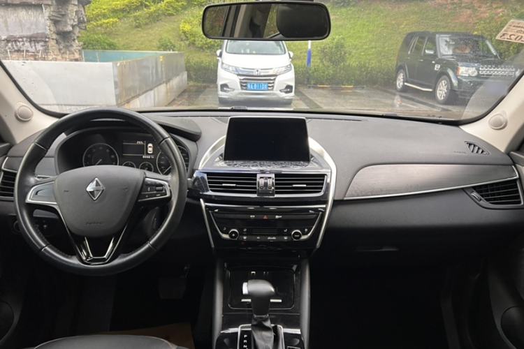 Used BORGWARD BX5 2017 20TGDI Automatic Two-Wheel Drive Pioneer Edition
