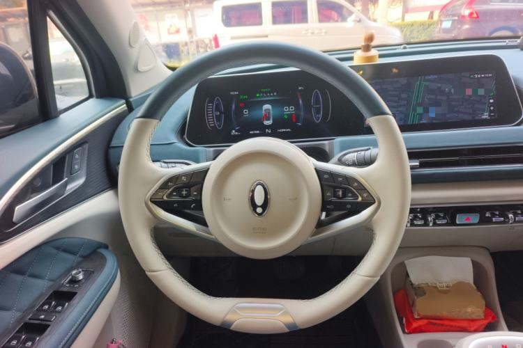 Used ORA Good Cat 2021 400km Standard Range Venus Edition Lithium Iron Phosphate Steering Wheel