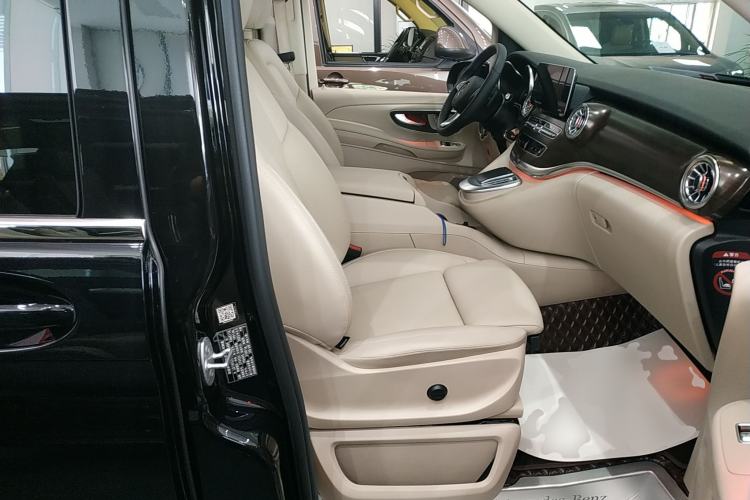 Used Mercedes-Benz V-Class 2022 V 260 Avantgarde Edition