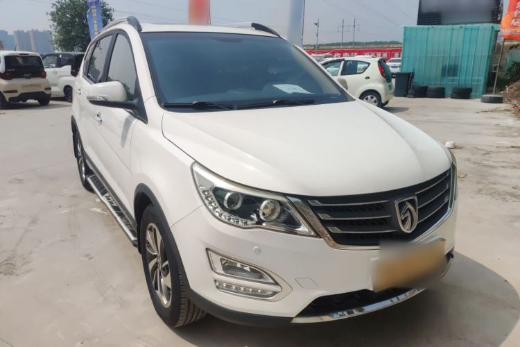 Used Baojun 560 2016 1.8L iAMT Luxury Model Front Right 45 Deg