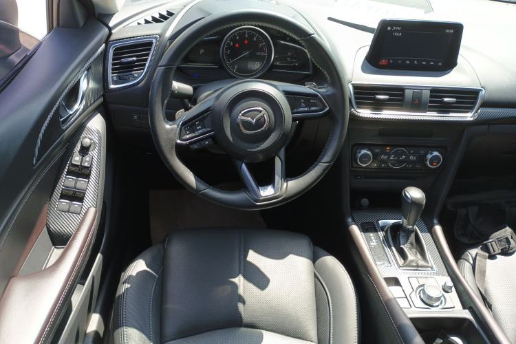 Used Mazda 3 Axela 2017 Hatchback 2.0L Automatic Sport Model China V Emission Standard