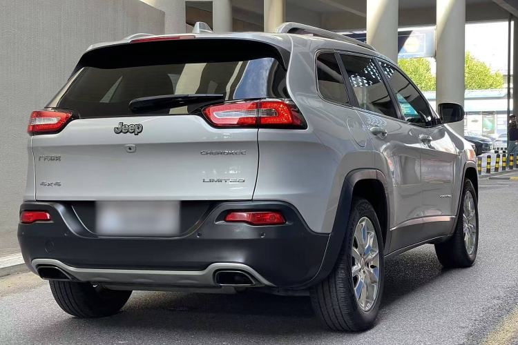 Used Jeep Cherokee 2016 2.4L Superior Edition