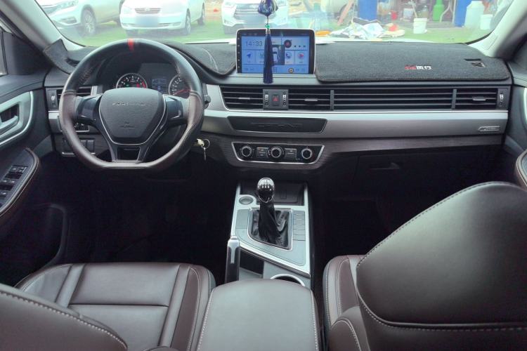 Used FORTHING T5 2022 Grand Edition 1.6L Manual Dream-Chasing Five-Seat Model Interior 2