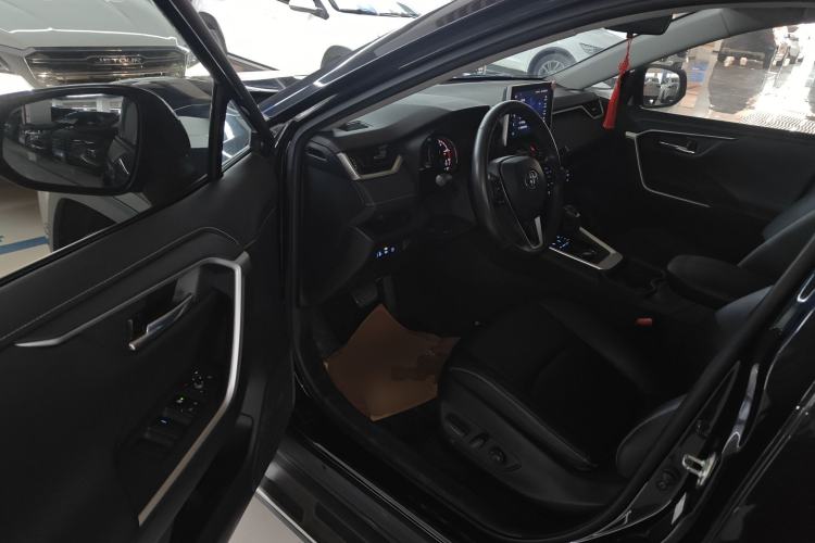 Used Toyota RAV4 2021 2.0L CVT Two-Wheel Drive Fashion PLUS Edition