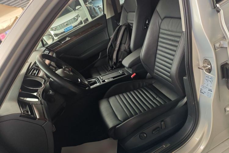 Used Volkswagen Magotan 2018 Facelift 330TSI DSG Luxury Model
