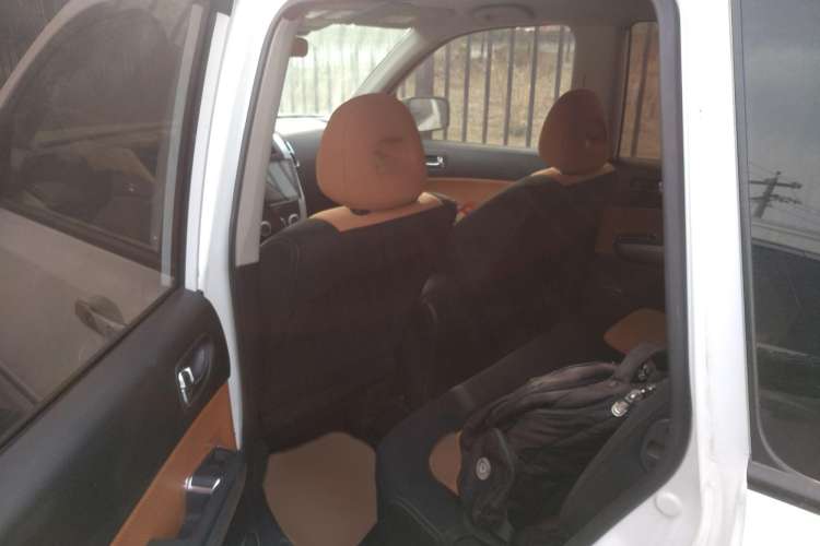 Used Dongfeng Fengdu MX6 2016 2.0L CVT Two-Wheel Drive All-Around Version
