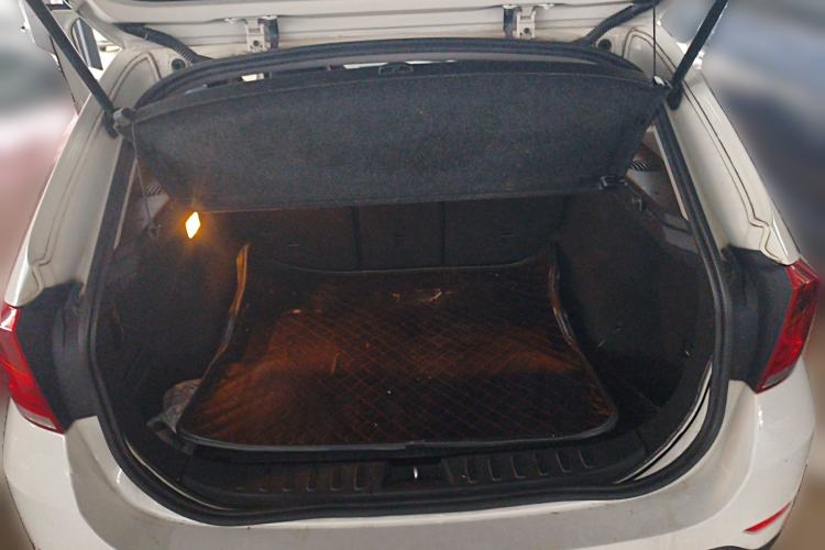 Used BMW X1 2012 sDrive18i Luxury Edition Trunk