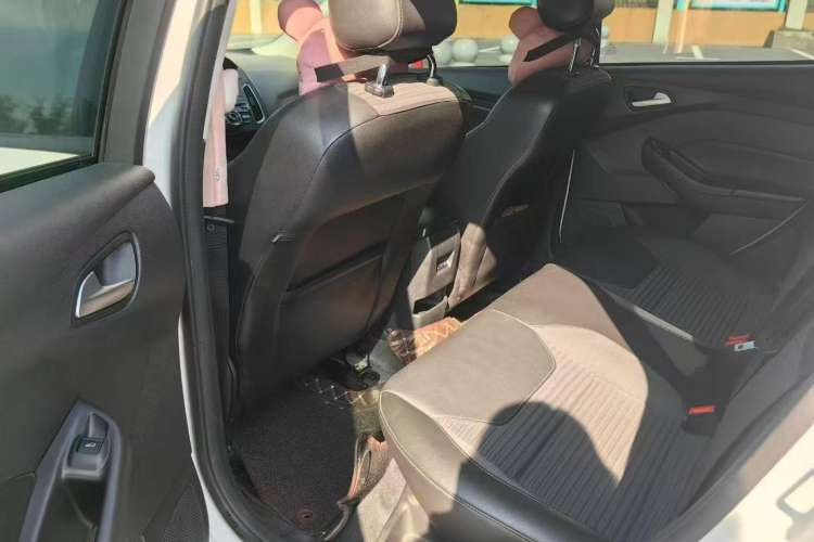 Used Ford Focus 2018 Hatchback Classic 1.6L Automatic Trendy SmartDrive Edition