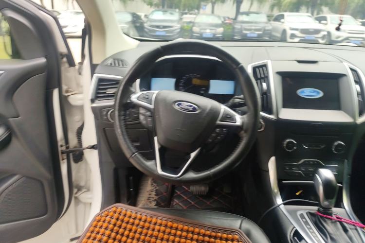 Used Ford Edge 2018 EcoBoost 245 Two-Wheel-Drive Titanium 7-Seater China VI Standard Steering Wheel