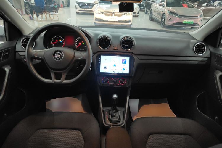 Used Volkswagen Jetta 2019 Dream Edition 1.5L Automatic Fashionable Version Center Console