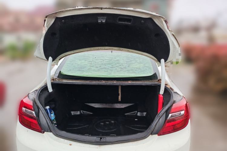 Used Buick Regal 2014 2.0L Leading Fashion Edition Trunk