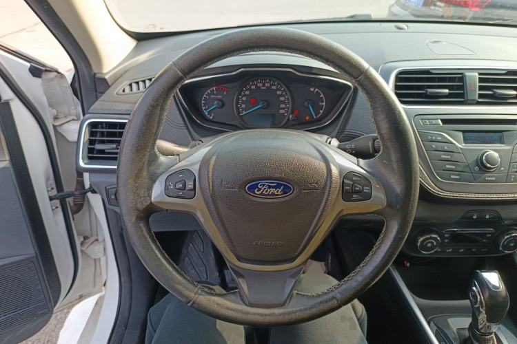 Used Ford Escort 2015 1.5L Automatic Fashion Model