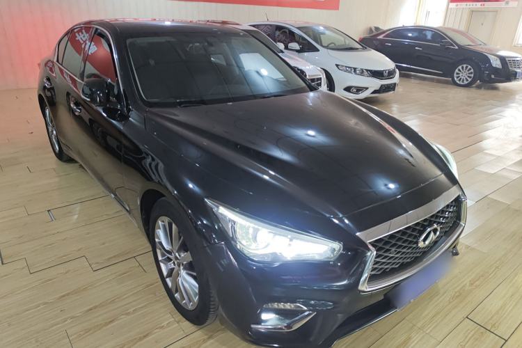 Used Infiniti Q50L 2018 2.0T Enjoyment Edition China V standard Front Right 45 Deg