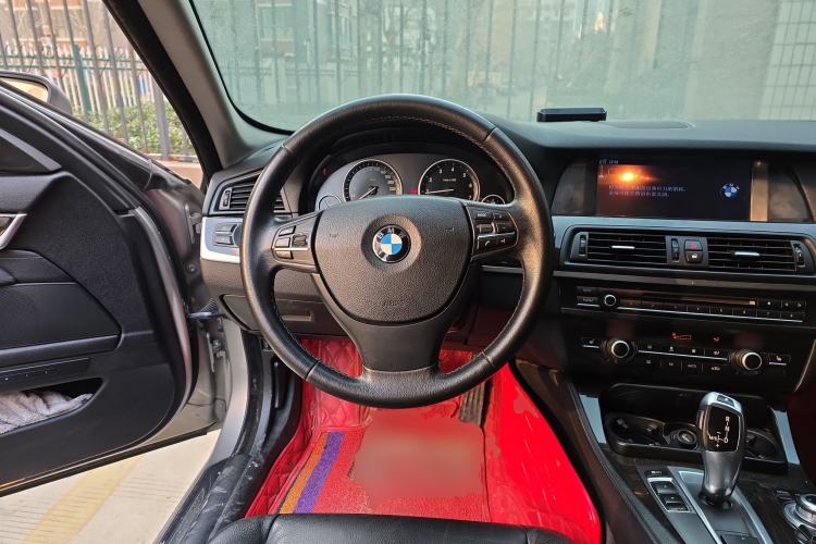 Used BMW 5 Series 2013 525Li Leading Model
