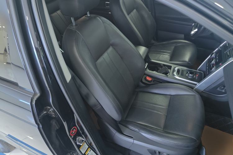 Used Land Rover Discovery Sport 2018 240 PS SE Version