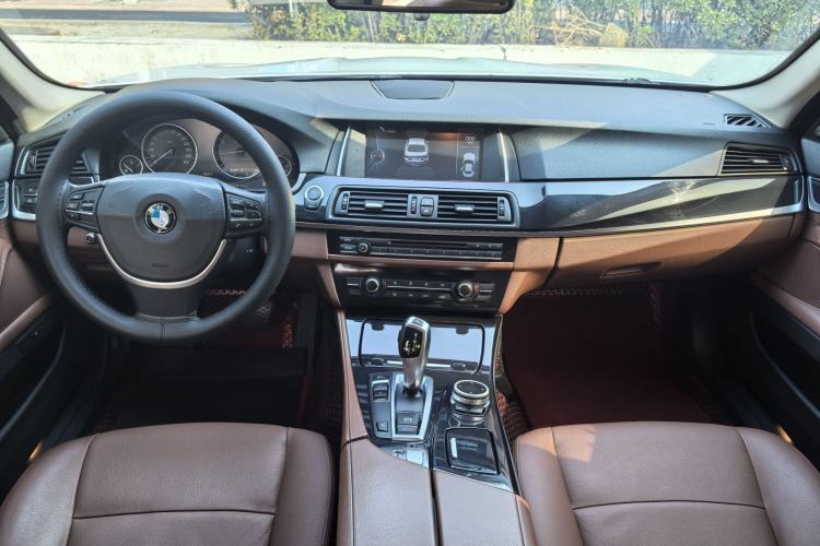 Used BMW 5 Series 2014 520Li Elegant Model
