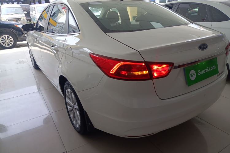 Used Ford Escort 2015 1.5L Automatic Fashion Model