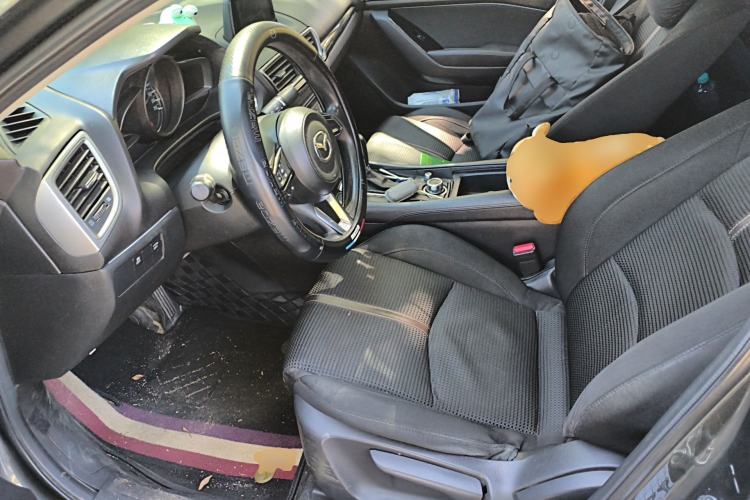 Used Mazda 3 Axela 2017 Sedan 1.5L Automatic Luxury Model China VI Standard Left Front Seat