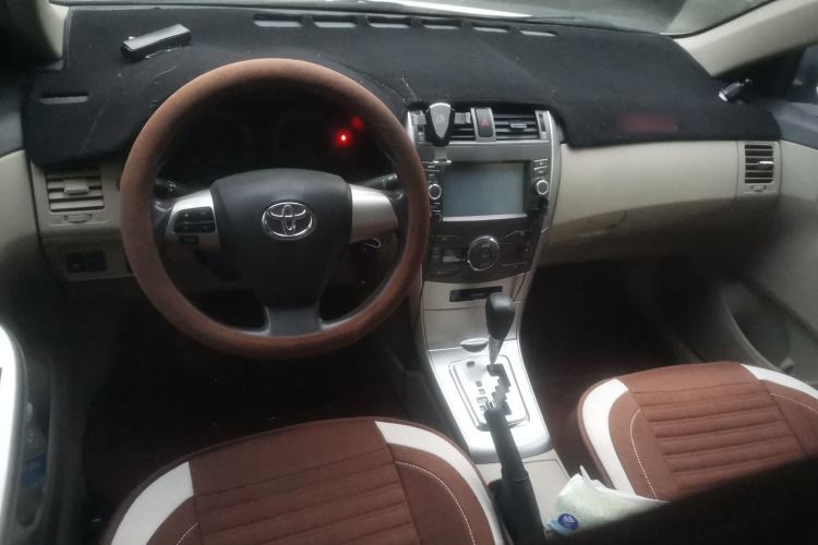 Used Toyota Corolla 2013 Special Edition 1.6L Automatic GL Cool Model Center Console