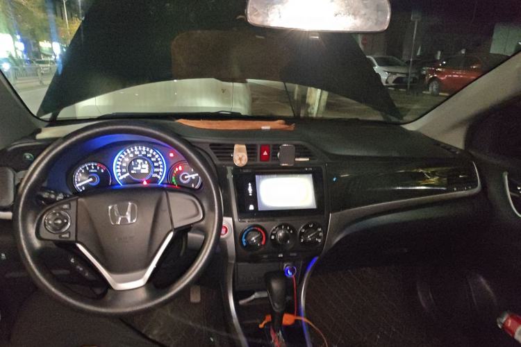 Used Honda Crider 2015 1.8L automatic luxury edition