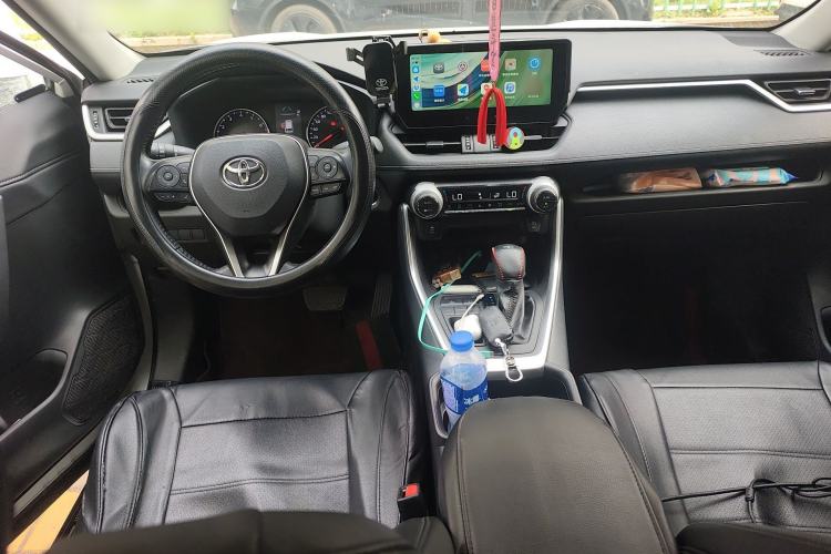 Used Toyota Wildlander 2023 2.0L CVT Two-Wheel Drive Urban Edition Center Console