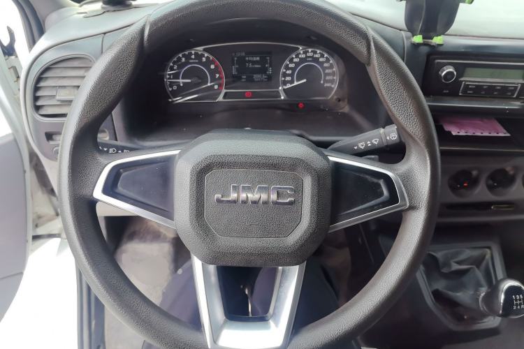 Used JMC Transit 2019 2.8T Commercial Version Short Wheelbase Mid-Roof 3-Seater China VI Standard JX493