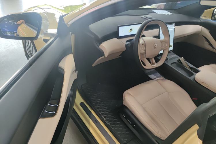 Used Nio ET5 2022 75 kWh Driver Seat