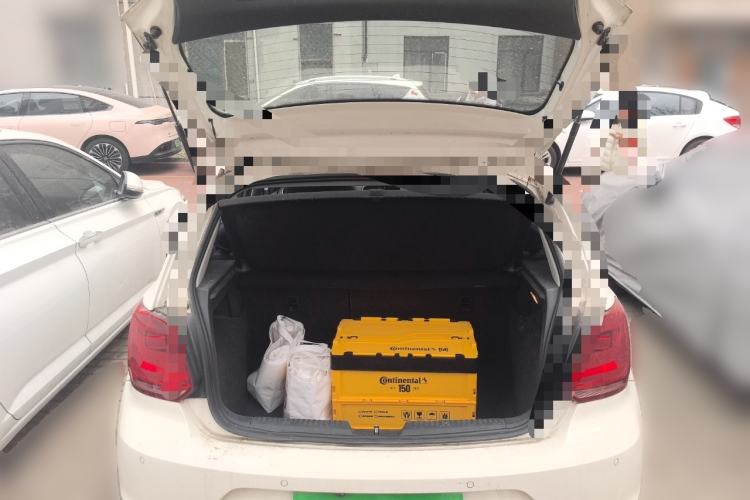 Used Volkswagen Polo 2016 1.6L Automatic Comfort Model
