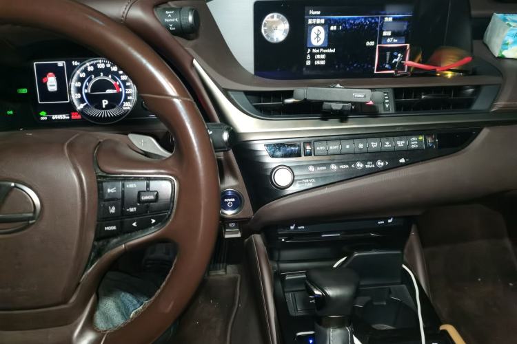 Used Lexus ES 2020 300h Premier Edition Audio And AC Panel