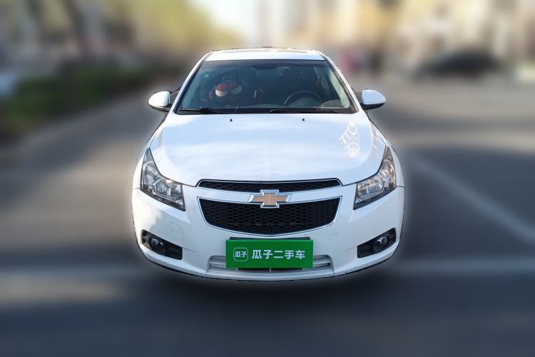 Used Chevrolet Cruze 2013 Hatchback 1.6L Manual Luxury Model Front