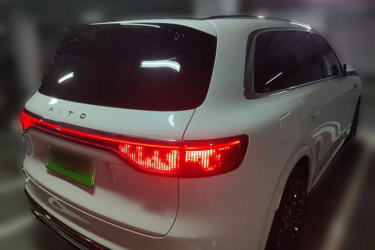 Used Hima AITO M8 2025 Extended-Range Ultra Version 53.4 kWh 6-Seater Edition
