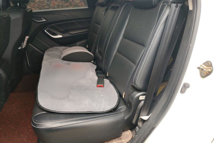 Used JMC Yusheng S350 2016 2.0T Automatic All-Wheel Drive Gasoline Ultra-Luxury 5-Seater Left Rear Seat