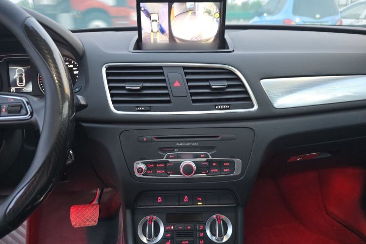 Used Audi Q3 2015 30 TFSI Comfort Model Audio And AC Panel