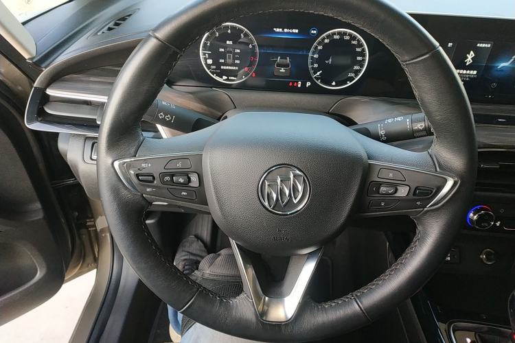 Used Buick GL6 2021 323T Mild Hybrid Connect Prestige Model Steering Wheel