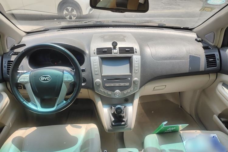 Used BYD S6 2013 Platinum Edition 2.0L Manual Elite Model
