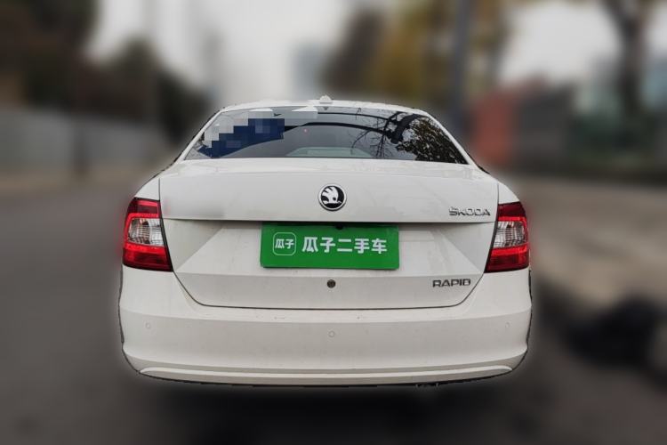 Used Skoda Rapid 2015 1.6L Automatic Smart Selection Model
