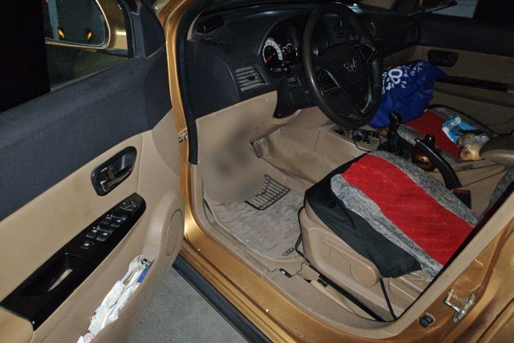 Used Wuling Hongguang 2013 1.2L S Comfort Model China IV Standard Driver Seat