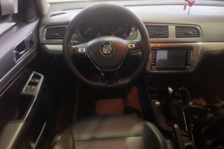 Used Volkswagen Lavida 2017 1.6L Automatic Comfort Edition Steering Wheel