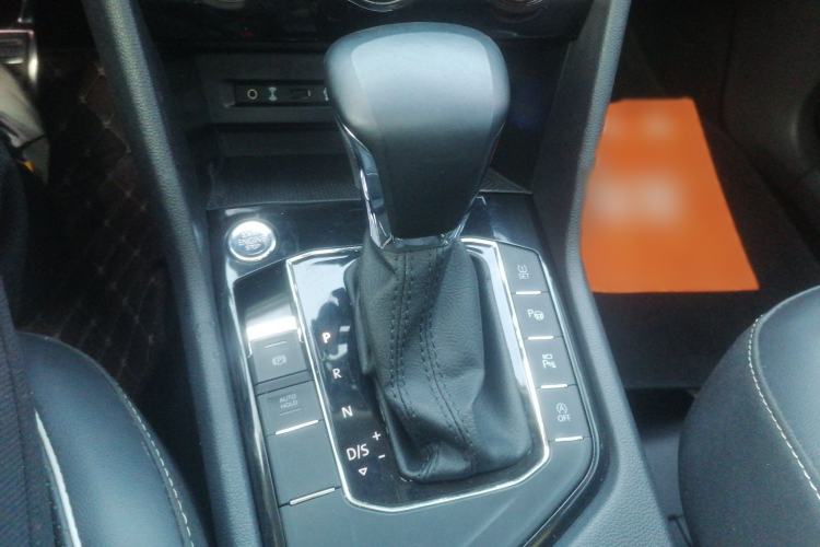 Used Volkswagen Tiguan L 2019 Restyled 330TSI Automatic Two-Wheel Drive R-Line Flagship Version China VI Standard